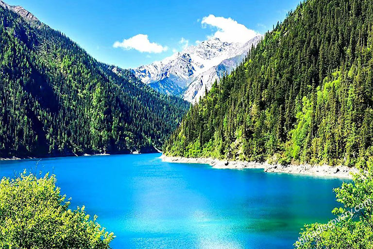 Dreamlife Waters in Rhinoceros Lake Jiuzhaigou Natural Reserve