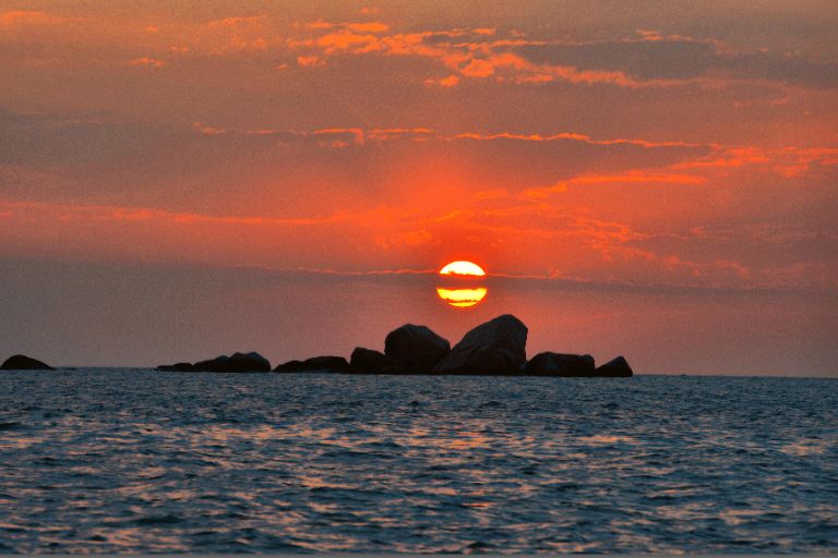Sun and Moon Stones of Tianya Haijiao Best Beaches in Sanya