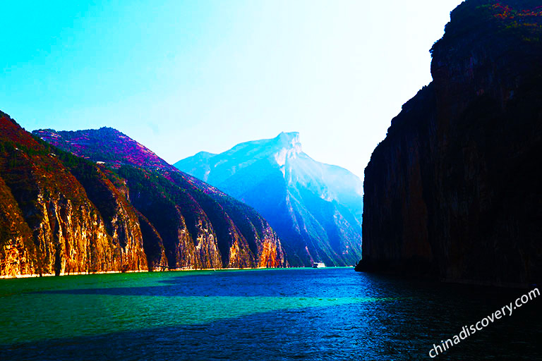 Cliffs in the Three Gorges Three Gorges of Yangtze River