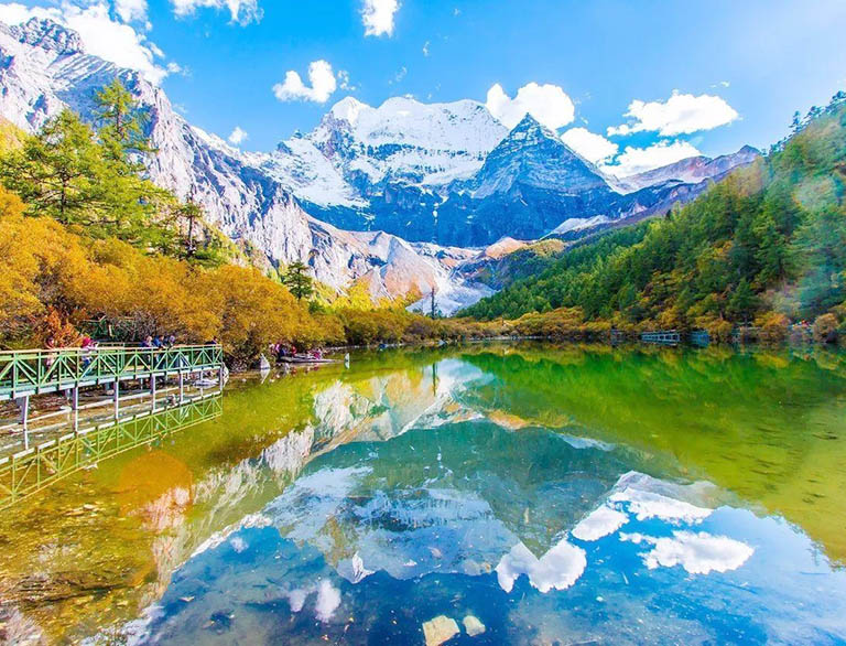 Dream-like Daocheng Yading China in October