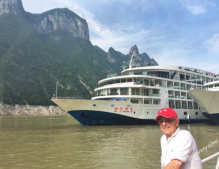 13 Days China Leisure Tour with Yangtze Cruise & Train Experience China High Speed Train Tours