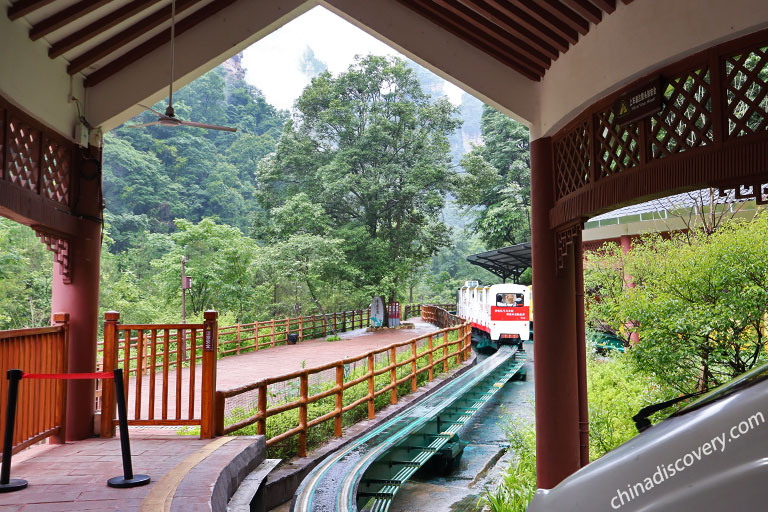 Zhangjiajie Travel Guide - Ten Miles Gallery